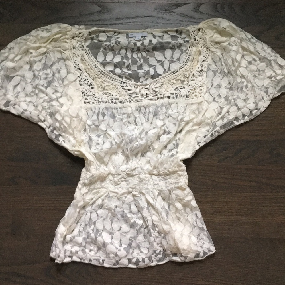 Boho lace too with cinched waist
